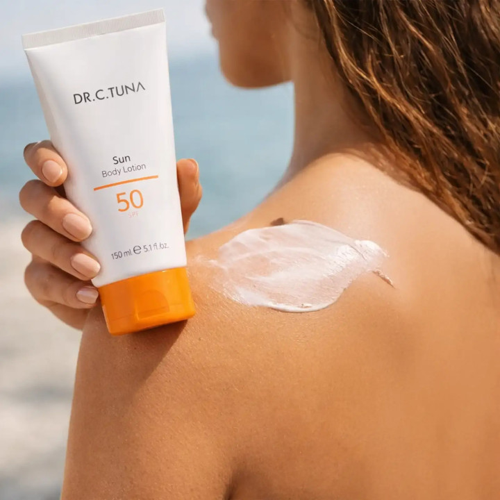 Loción Corporal con Protección Solar SPF 50 Dr. C. Tuna 1001333